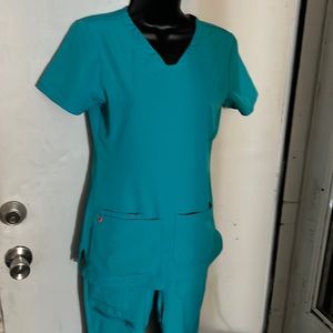 Heart soul scrub top and bottoms size xs top and xst bottom